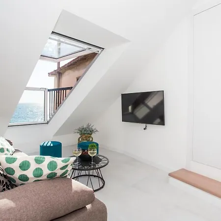 Renco Apartment *