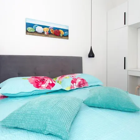 Renco Apartment